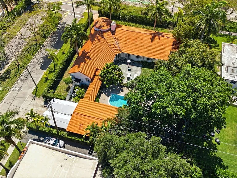 2300 S Miami Ave — Photo 41