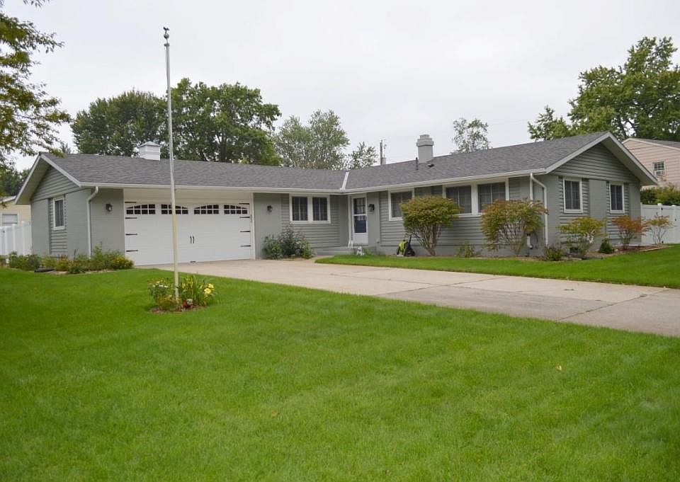 1st image of 2323 Kenilworth Dr