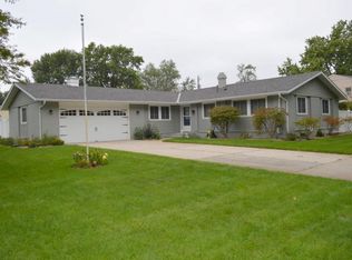 2323 Kenilworth Dr, Elkhart, IN 46514