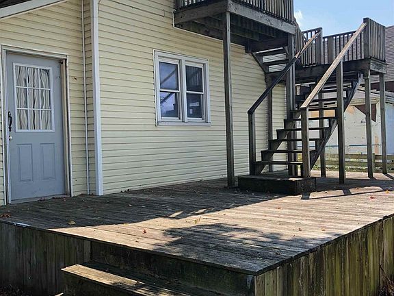 2nd image of 423 Tanguy St