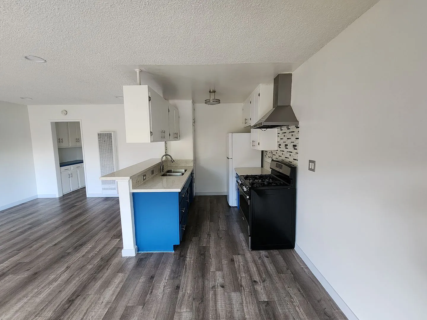 1576 Locust Apts LLC — Photo 3