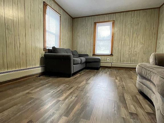 4th image of 339 W Main St
