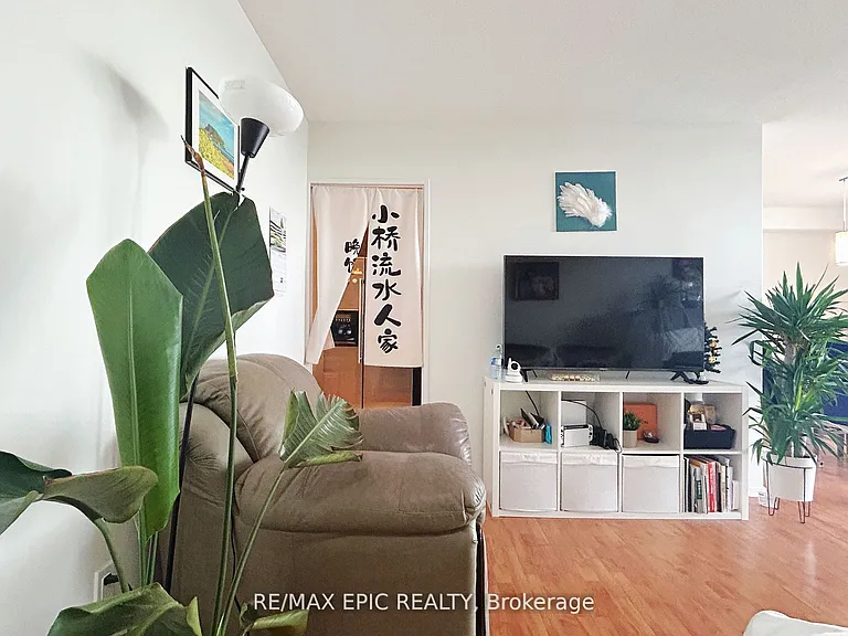350 Seneca Hill Dr #908 — Photo 7