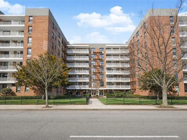 3235 Emmons Ave APT 315, Brooklyn, NY 11235