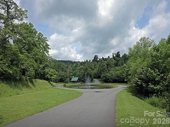 3rd image of 14 Creekside Dr