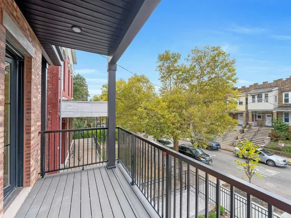 24 Clinton Avenue image 4 of 23