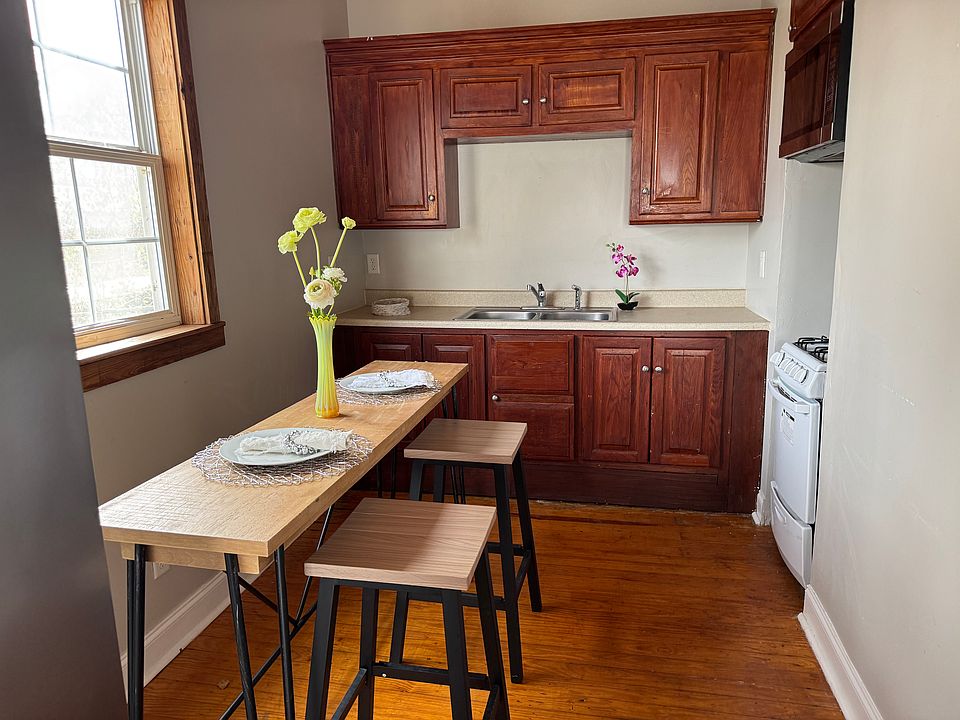 1st image of 318A Stewart St