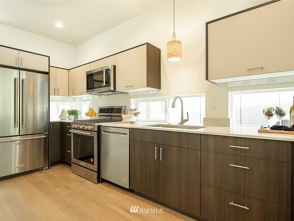 2nd image of 5005 A 40th Avenue NE