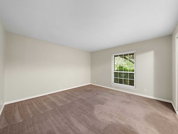 5th image of 15103 Mule Tree St