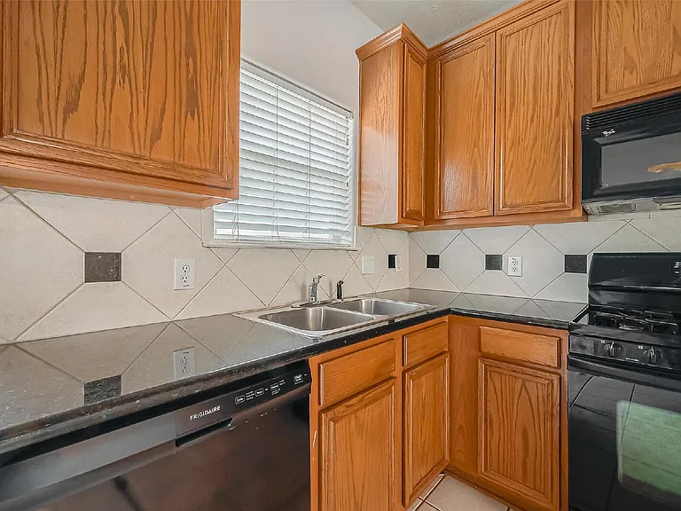 206 Sydnor St — Photo 10