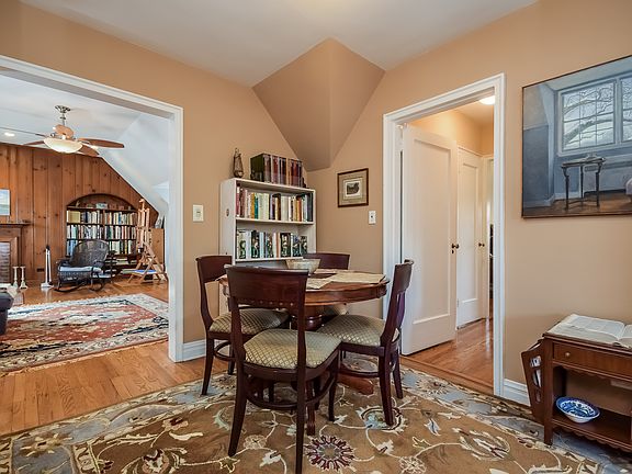 4th image of 5 Campus Pl APT Sr