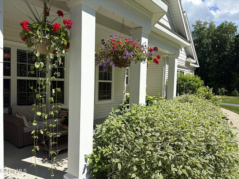 3rd image of 1410 Cosgrove Drive