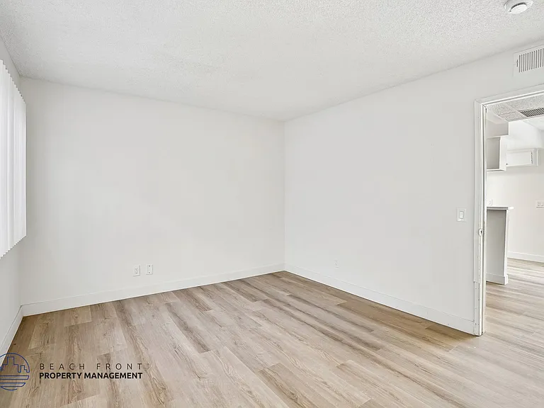 Grand View Tower Apartments — Photo 12