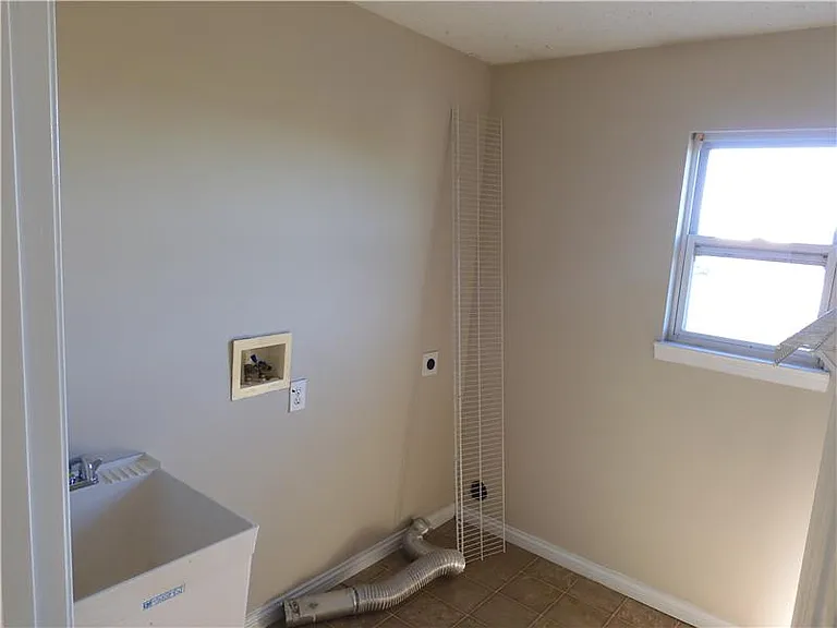1201 Catletts Ct — Photo 25