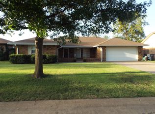 3107 Indian Dr, Enid, OK 73703