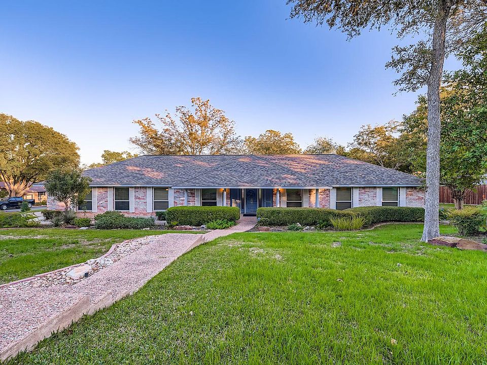 1st image of 9201 Heatherwood Dr