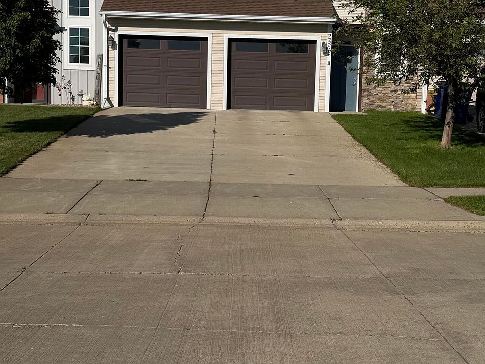 1st image of 2556 Dakota Blvd