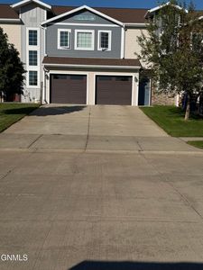 2556 Dakota Blvd, Dickinson, ND, 58601
