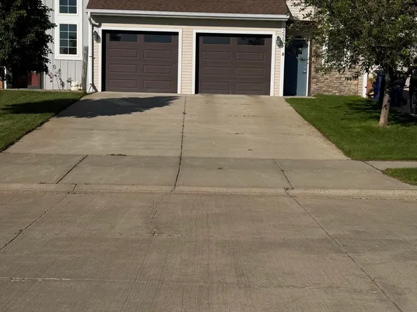 2556 Dakota Blvd, Dickinson, ND 58601