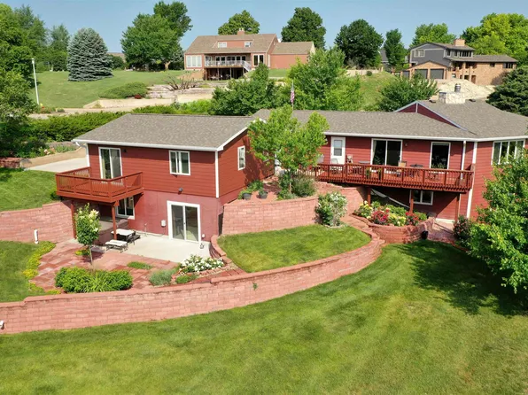 6 N Lake Dr, Kearney, NE 68845