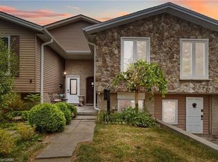 6 Equestrian Ct, Brantford, ON N3P 1H1