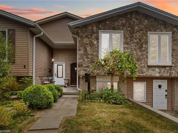 6 Equestrian Ct, Brantford, ON N3P 1H1