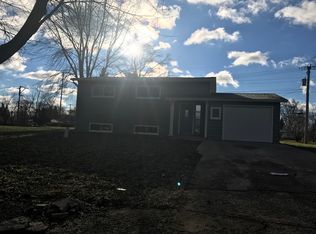 10 Clay Ct, Montgomery, IL 60538