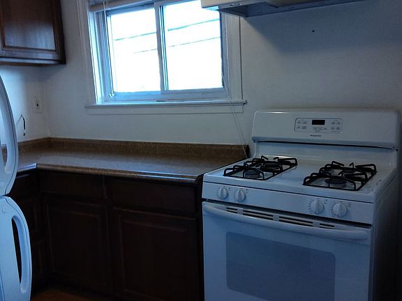 4th image of 1018 E 36th St APT 1