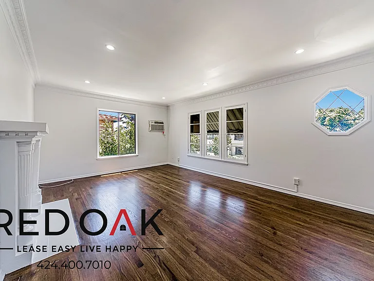 330 N Ogden Dr #1/2 — Photo 7