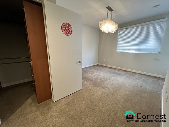 5th image of 21301 Erwin St Unit 210