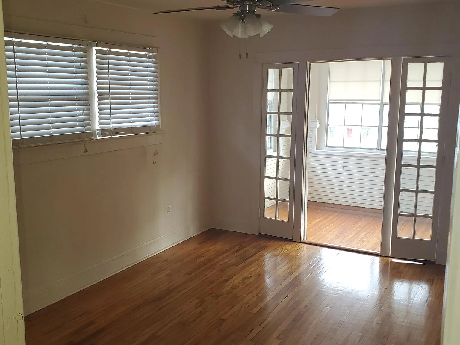 3 bed, 900 sqft, $1,850 — Photo 2