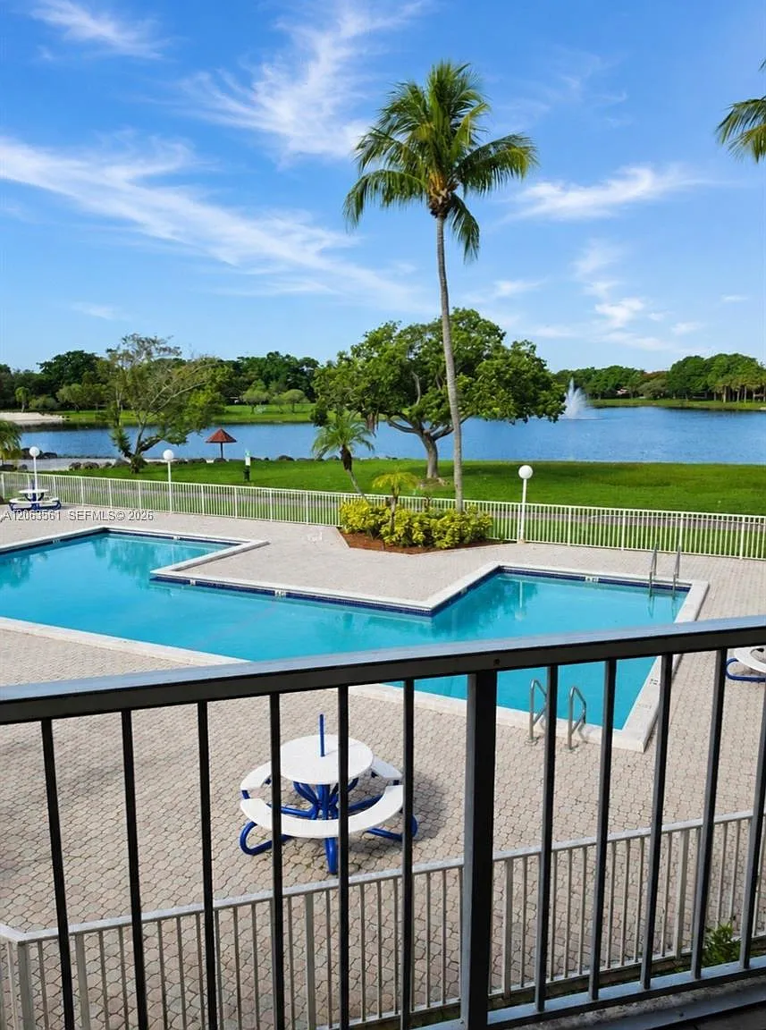 Hammocks Trails Condo — Photo 4