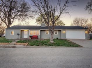 735 E 2nd St, Beloit, KS 67420