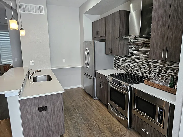 2711 W 24th Ave #106 — Photo 5