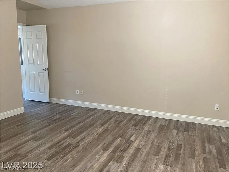 3120 Whispering Canyon Ct — Photo 36