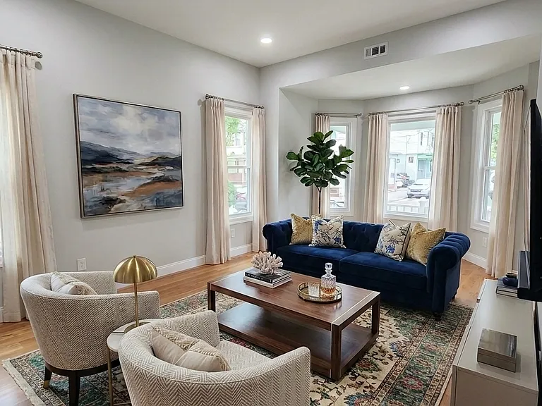 56 Pinckney St #1 — Photo 4
