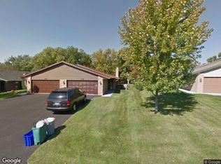 7106 Robinwood Trl, Woodbury, MN 55125