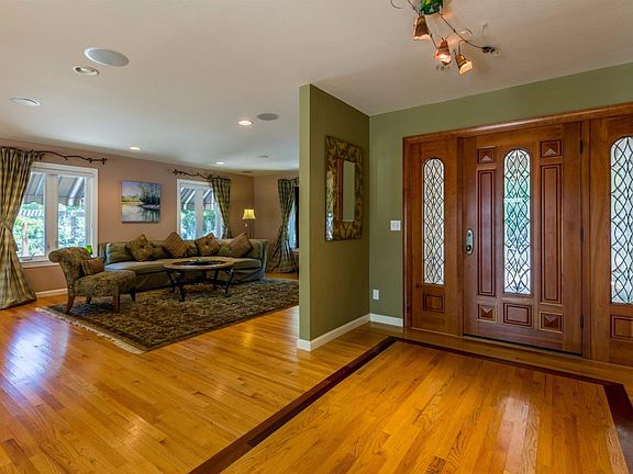 3rd image of 130 Westhill Dr
