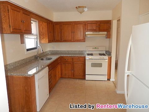 4th image of 17792 Weaver Lake Dr N