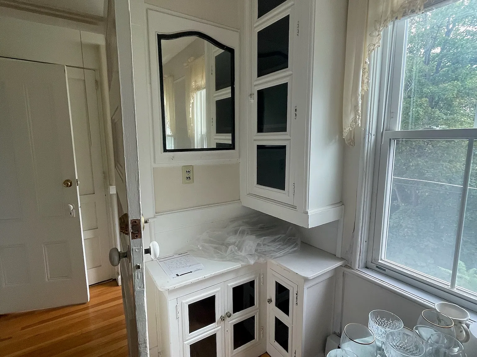 3 bed, 1150 sqft, $2,200 — Photo 3