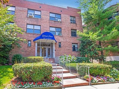 90 Schenck Ave, Great Neck, NY, 11021