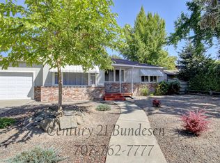 818 Del Mar Dr, Santa Rosa, CA 95405