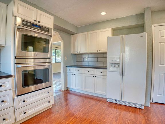 5th image of 2150 Cooley Ave