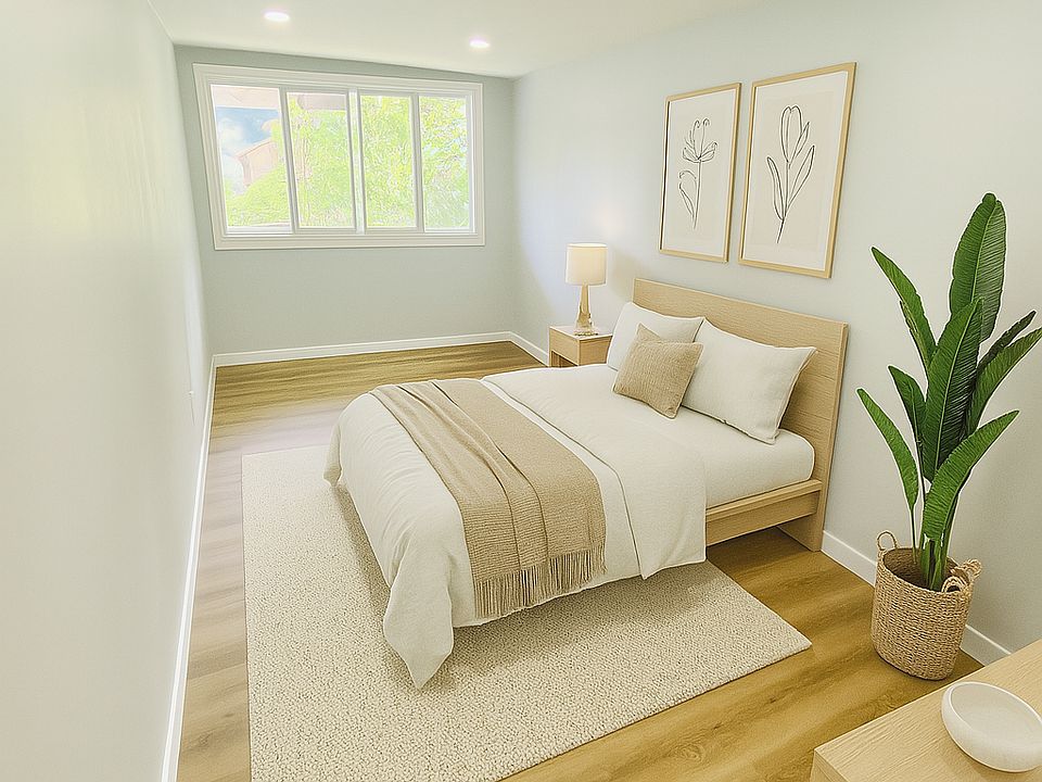 Large Bedroom with Koolau Mountain Views.

This photo has been digitally staged using AI. Dimensions/perspective may differ slightly from actual.