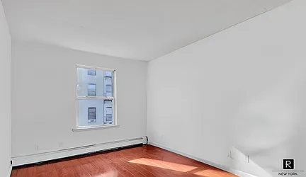 Rented by R New York