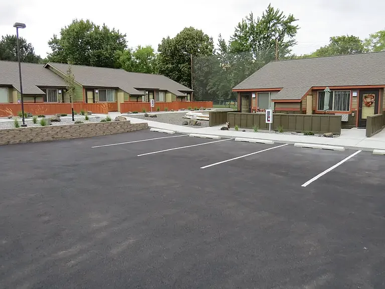 141 W Broadway Ave — Photo 1