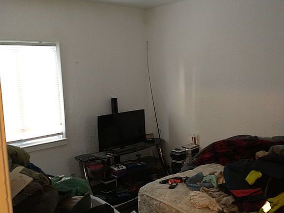 5th image of 140 E 3 S