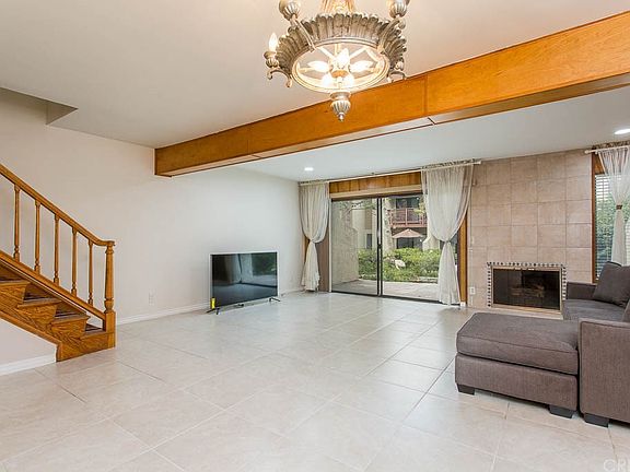 5th image of 21551 Burbank Blvd Unit 113
