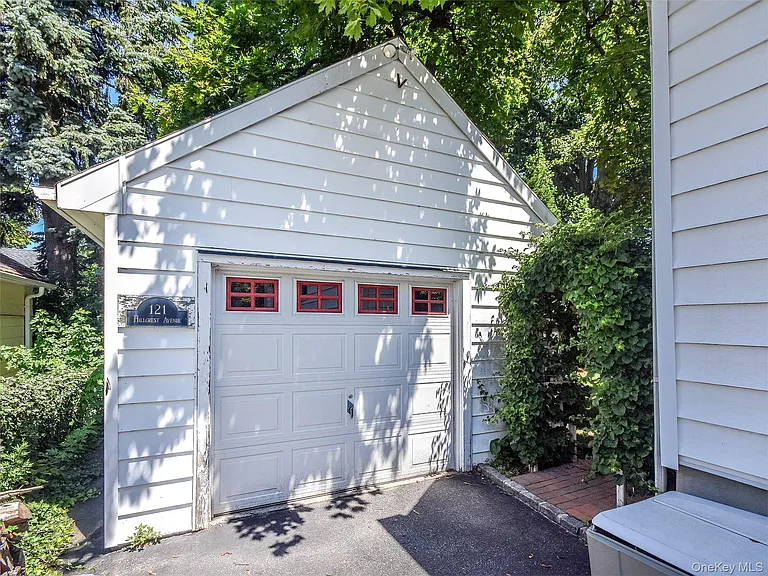 121 Hillcrest Ave — Photo 31