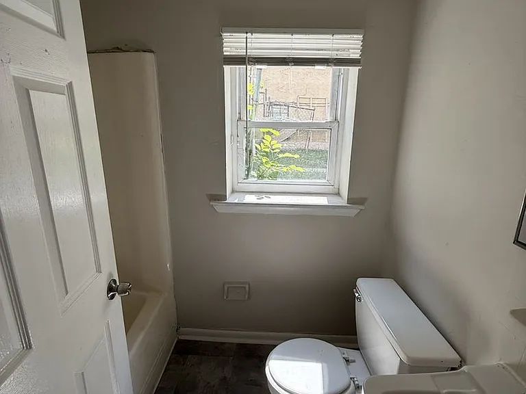 121 Main St — Photo 12